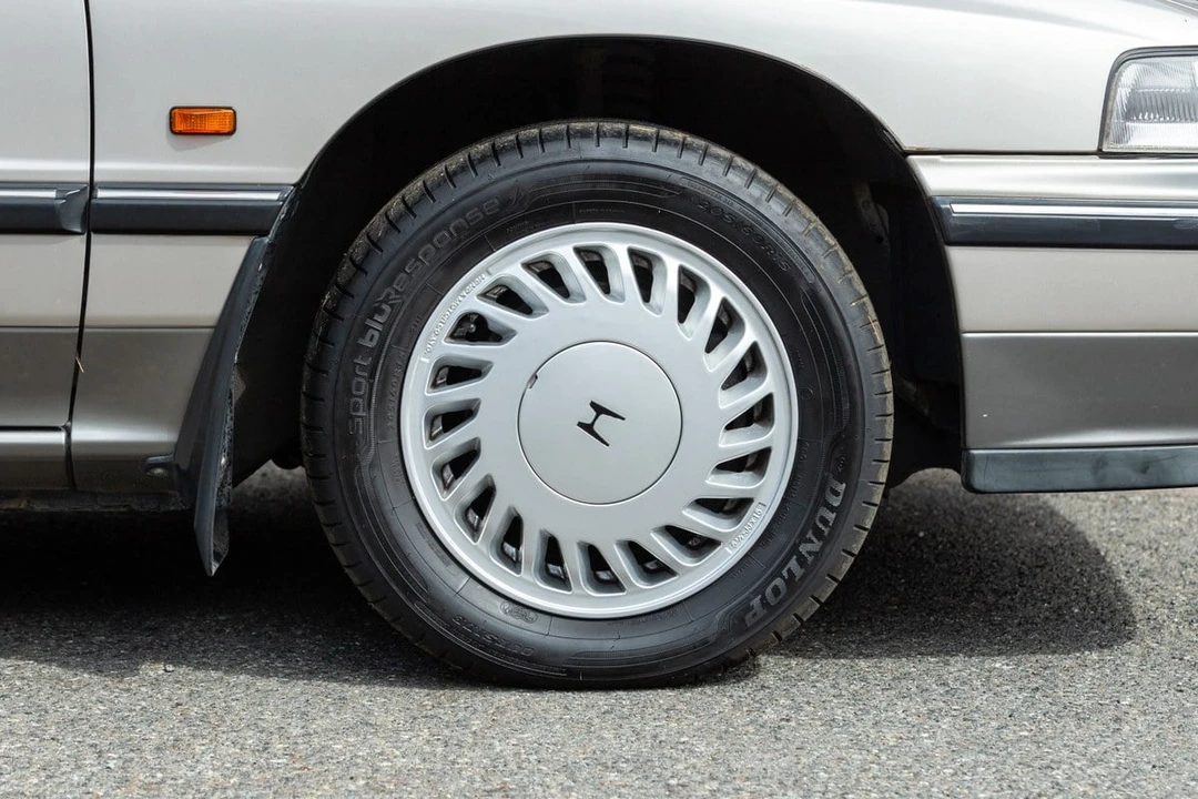 1989 Acura Legend 1st Gen - Image 19 of 30