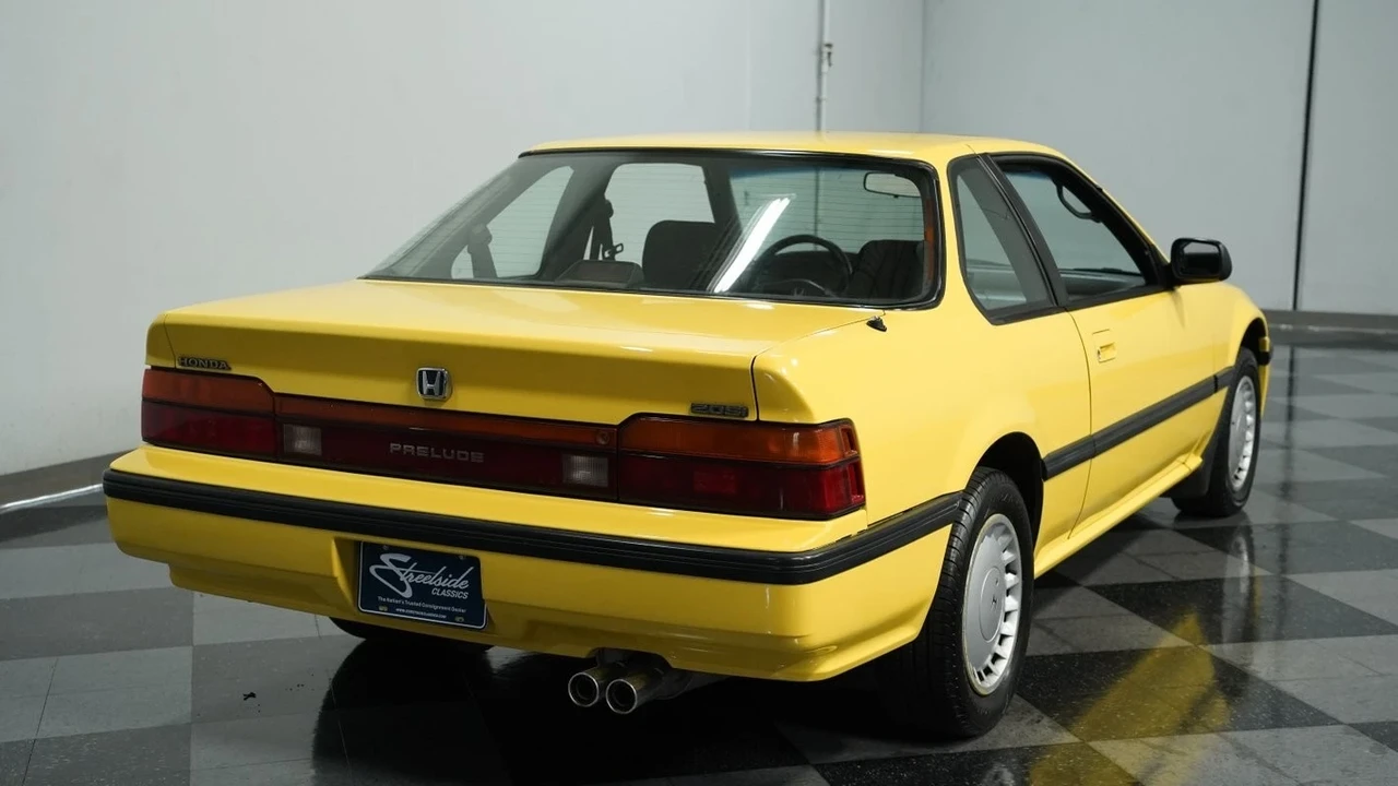 1989 Honda Prelude 3rd Gen - Image 11 of 12