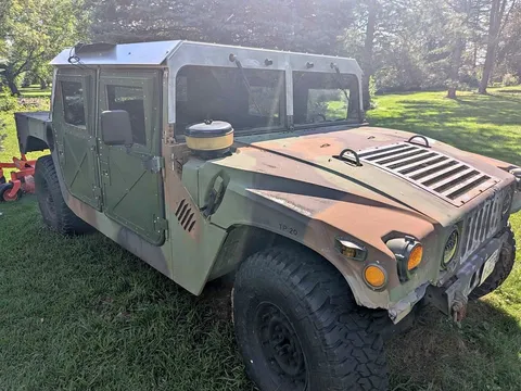 1989 Hummer M998