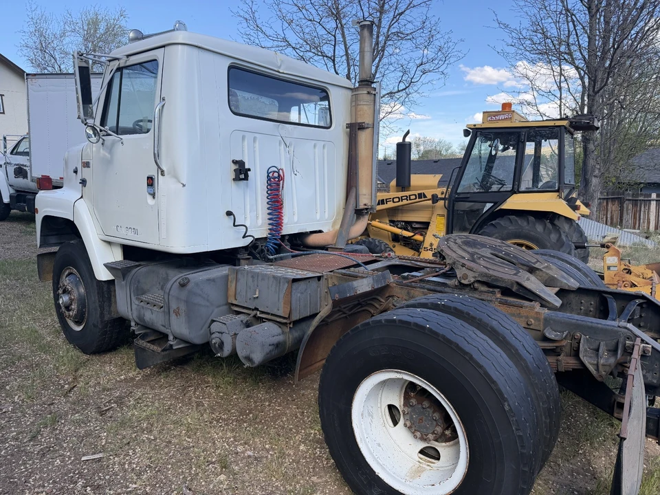 1989 International Harvester - Image 2 of 21