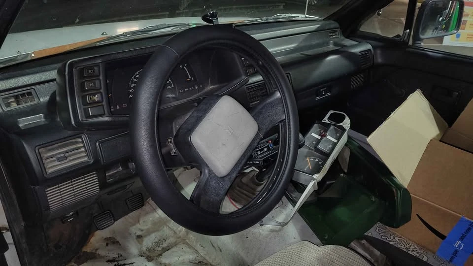 1989 Isuzu - Image 8 of 12
