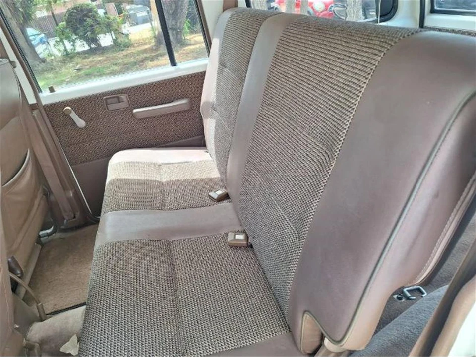 1989 Isuzu Trooper - Image 8 of 15