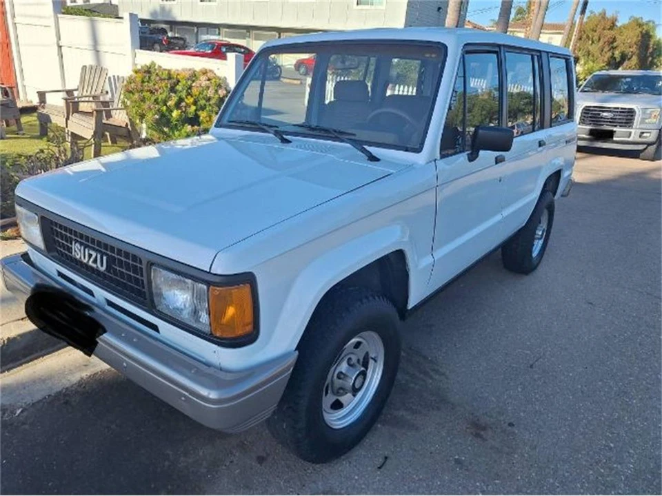 1989 Isuzu Trooper - Image 4 of 15