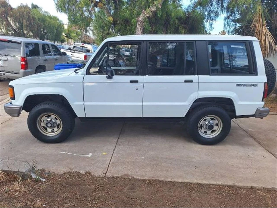1989 Isuzu Trooper - Image 14 of 15