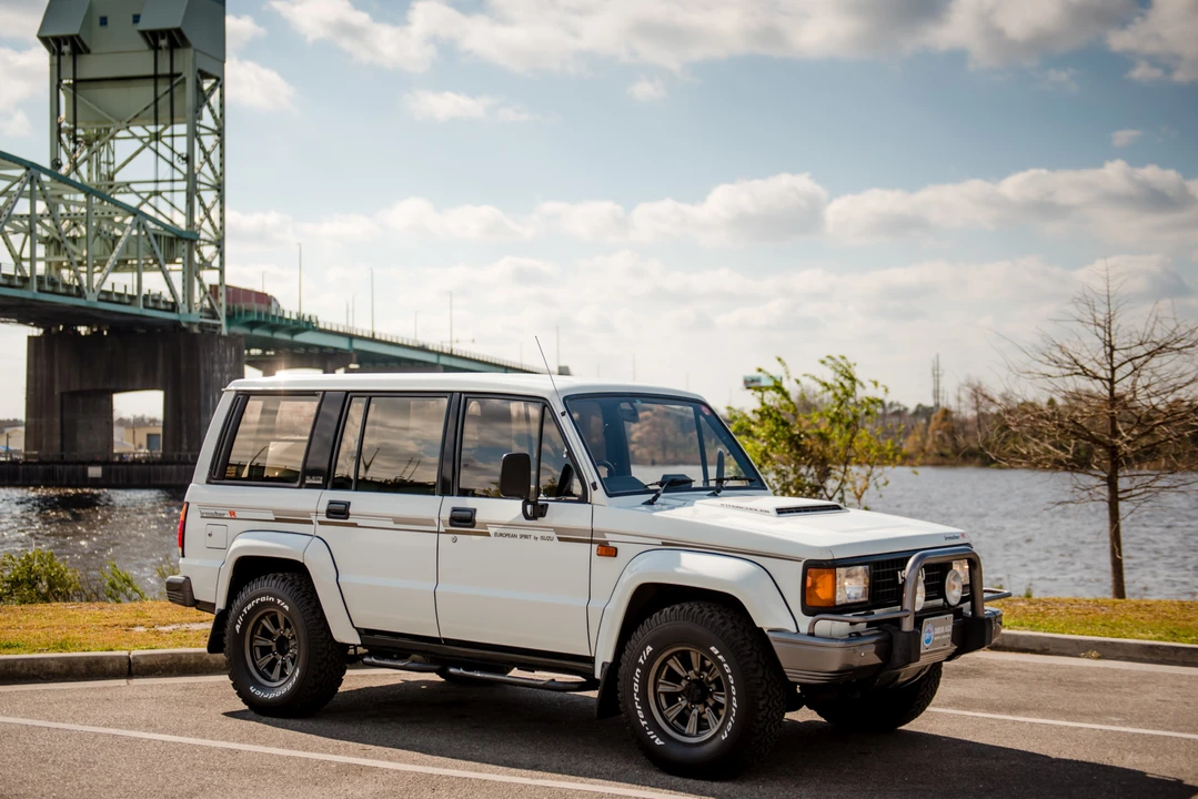 1989 Isuzu Trooper - Image 13 of 31