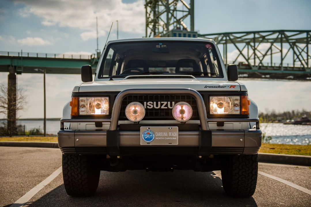 1989 Isuzu Trooper - Image 7 of 31