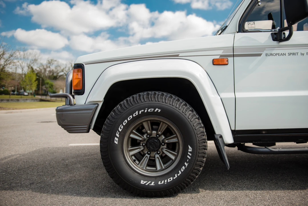 1989 Isuzu Trooper - Image 18 of 31
