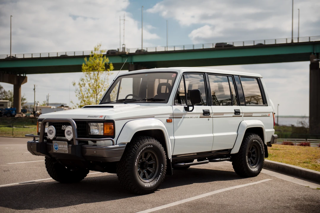 1989 Isuzu Trooper - Image 2 of 31