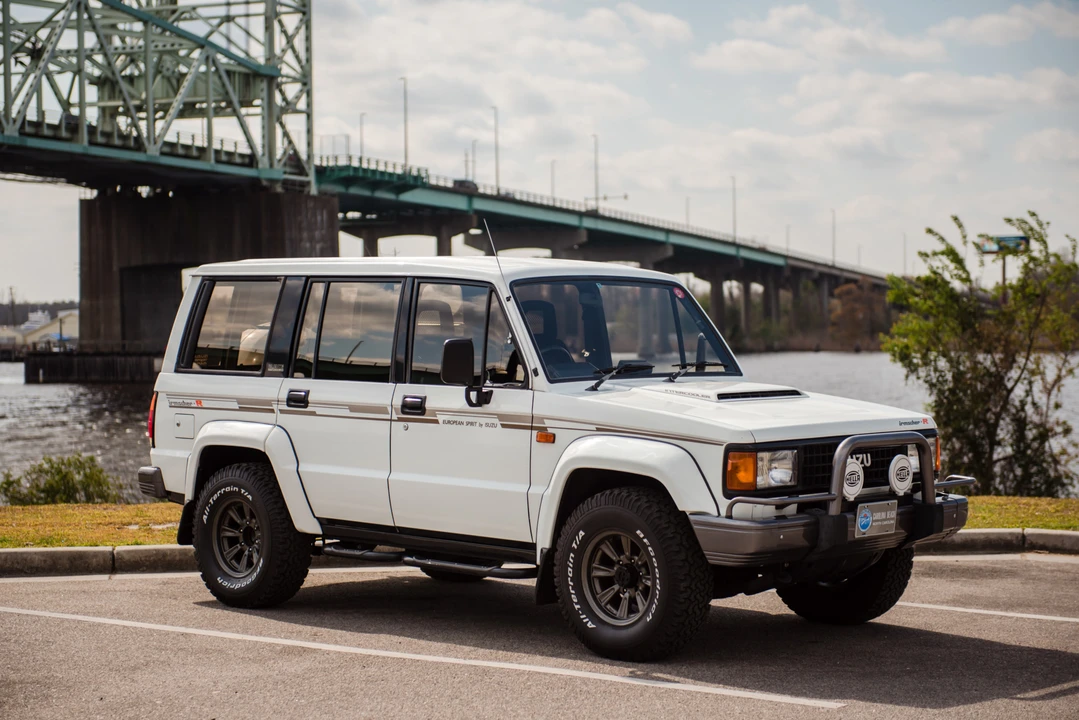 1989 Isuzu Trooper - Image 12 of 31