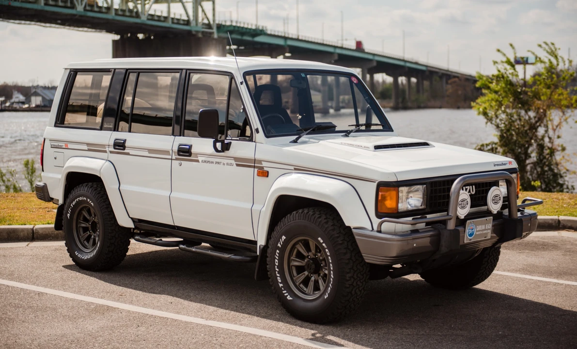 1989 Isuzu Trooper - Image 9 of 31