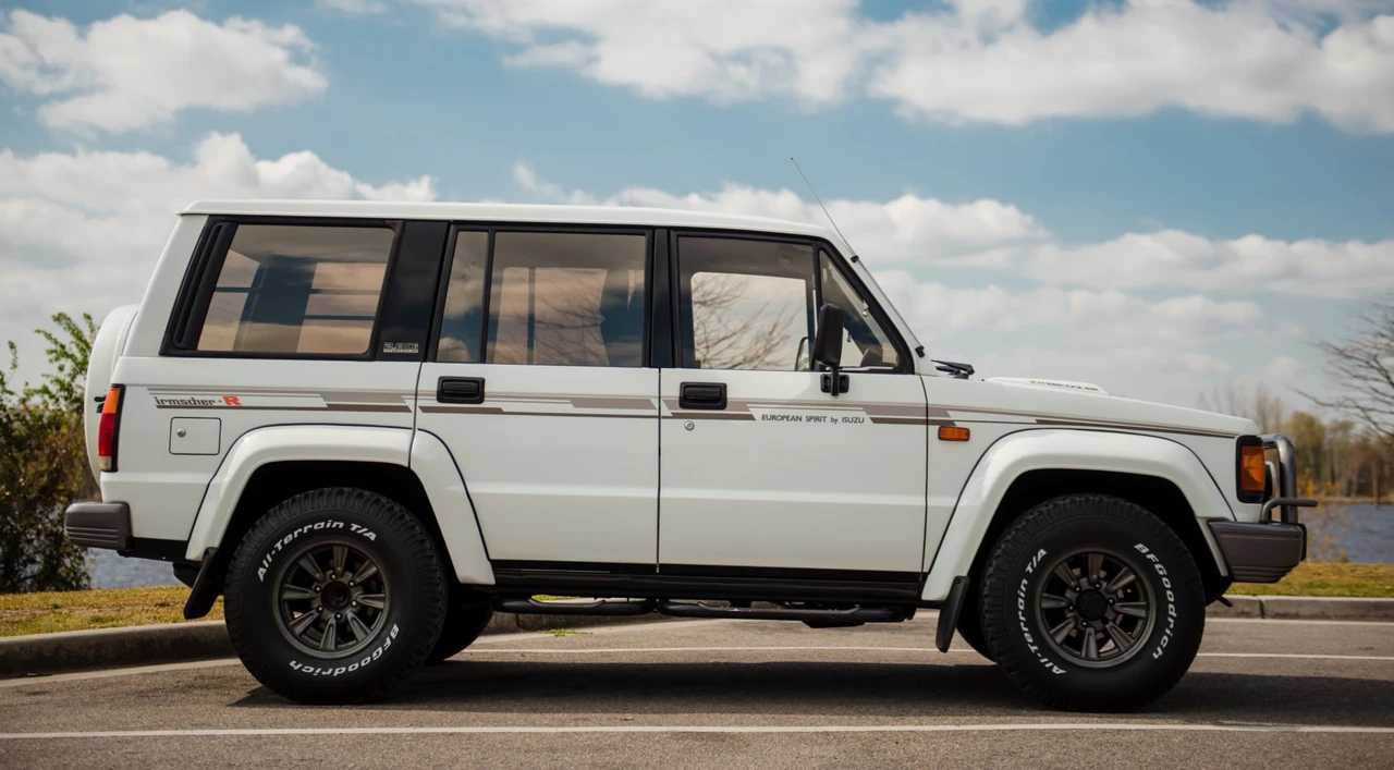 1989 Isuzu Trooper - Image 14 of 31