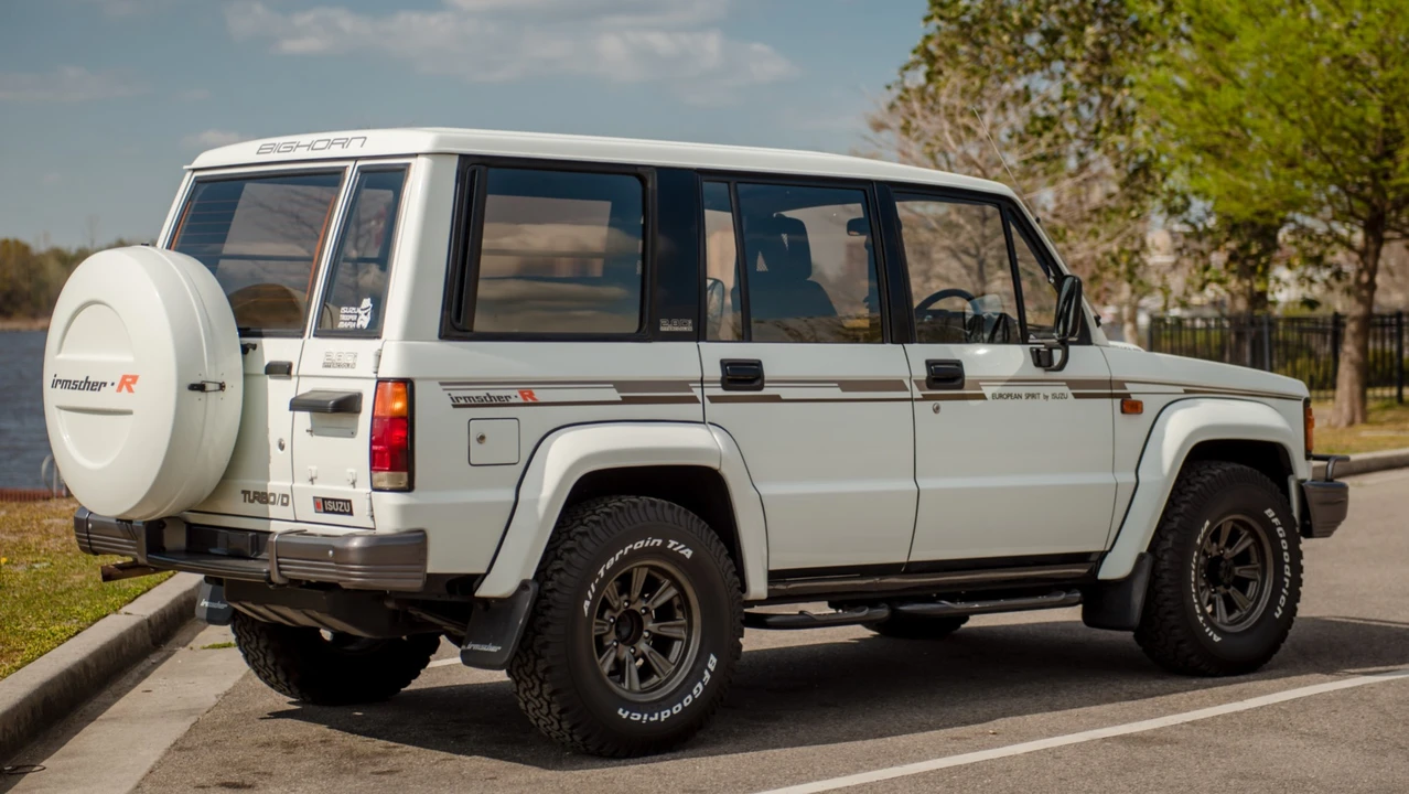 1989 Isuzu Trooper - Image 15 of 31