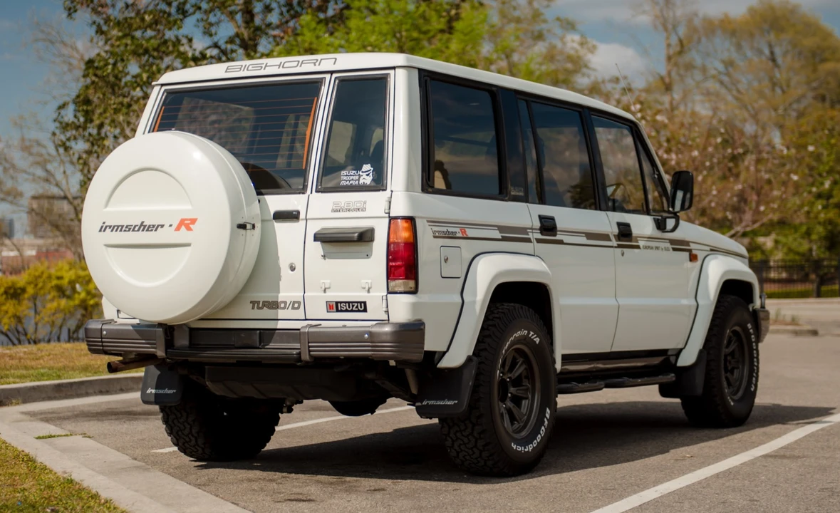 1989 Isuzu Trooper - Image 16 of 31