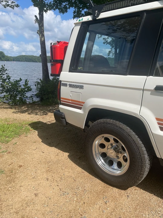 1989 Isuzu Trooper - Image 2 of 27