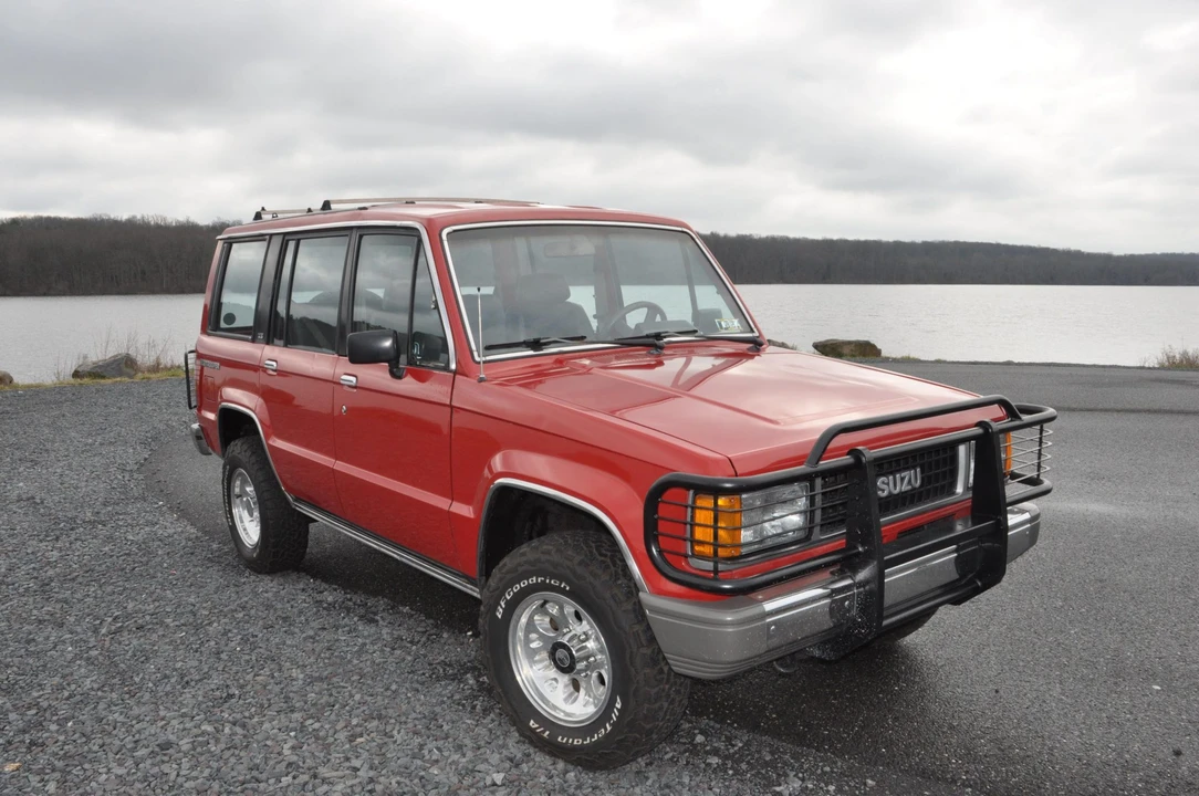 1989 Isuzu Trooper - Image 2 of 31