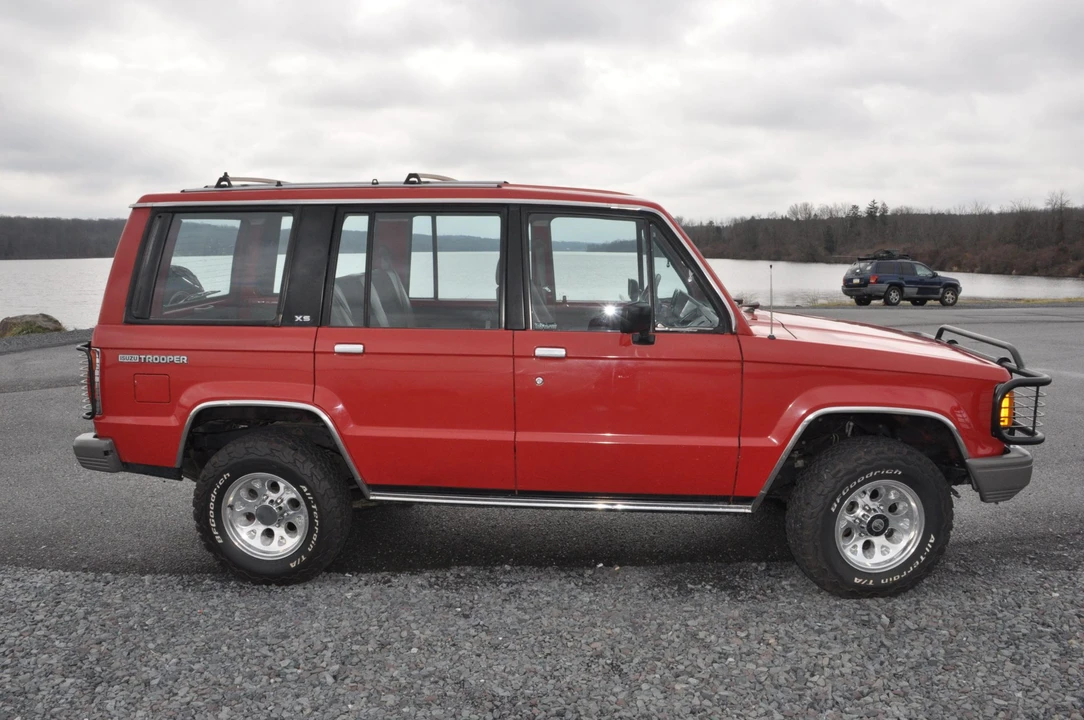 1989 Isuzu Trooper - Image 4 of 31