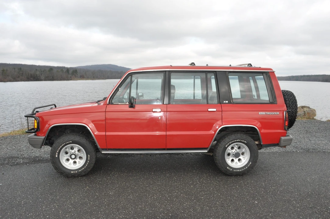 1989 Isuzu Trooper - Image 12 of 31