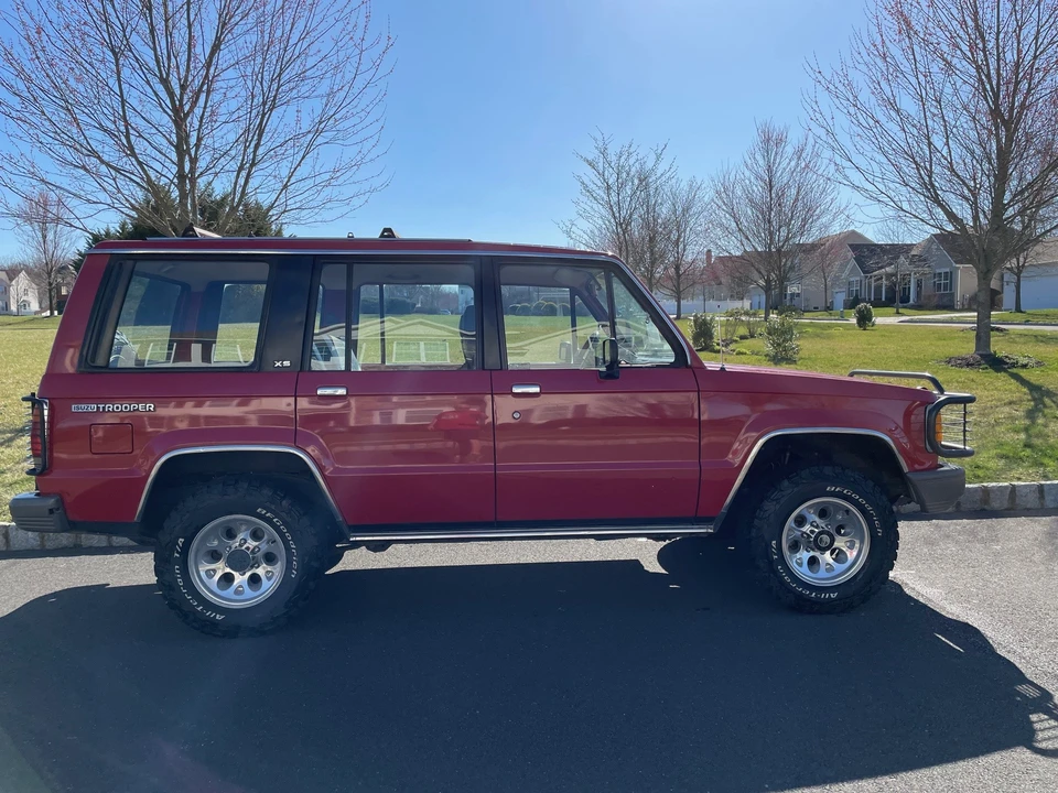 1989 Isuzu Trooper - Image 5 of 31