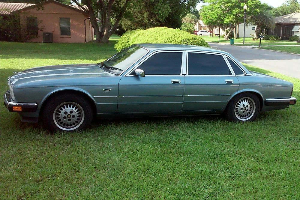 1989 Jaguar XJ40 XJ - Image 2 of 3