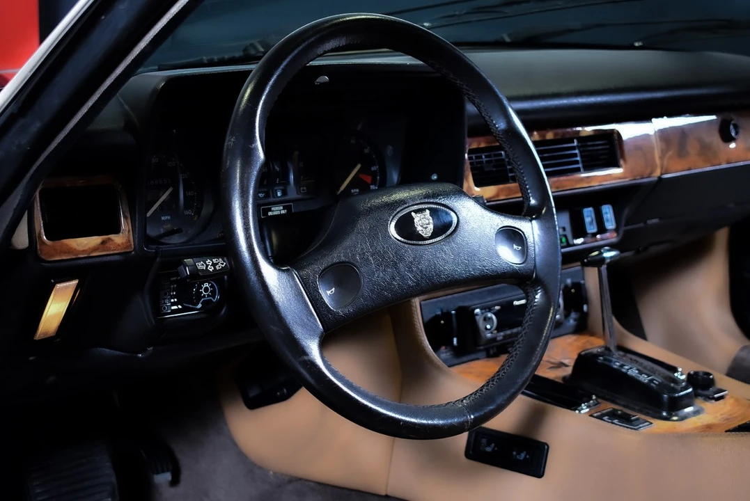 1989 Jaguar XJS Convertible - Image 29 of 30