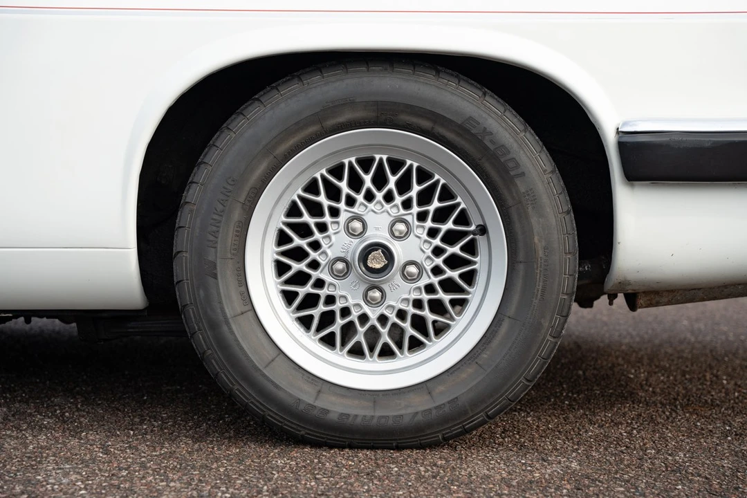 1989 Jaguar XJS Pre-Facelift V12 - Image 14 of 30