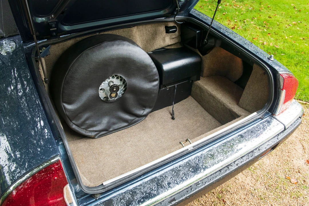 1989 Jaguar XJS Convertible - Image 11 of 21