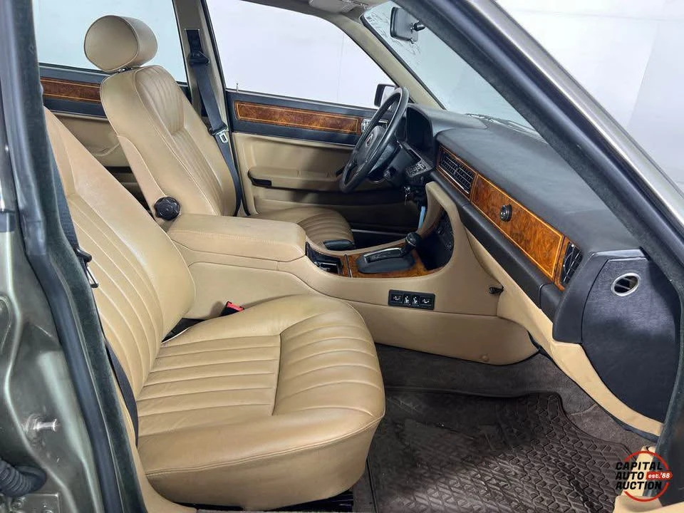 1989 Jaguar - Image 6 of 13