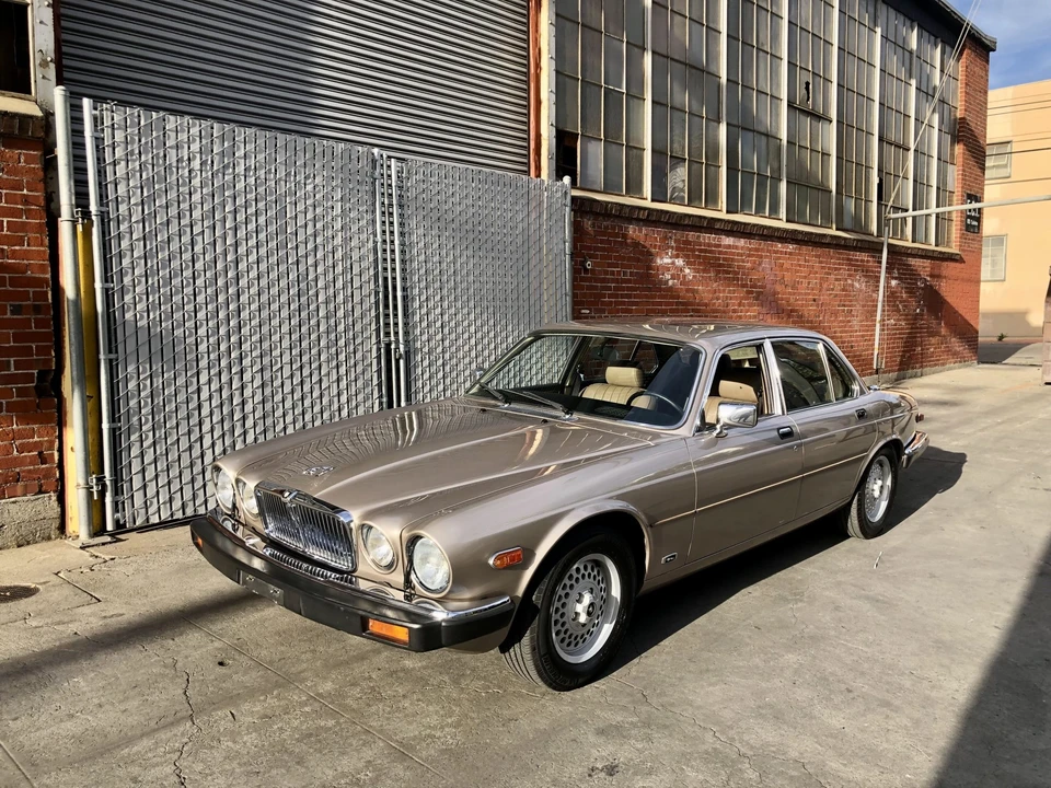 1989 Jaguar XJ Series 3 - Image 2 of 31