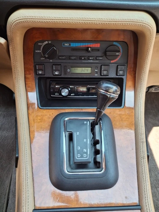 1989 Jaguar XJ40 XJ - Image 16 of 30