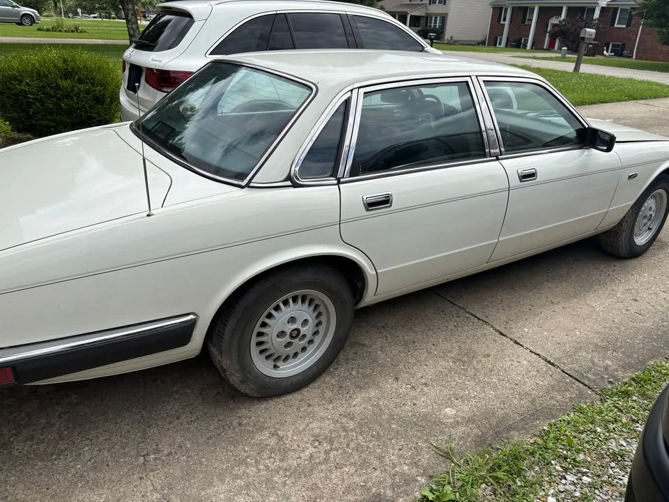 1989 Jaguar XJ40 XJ - Image 3 of 4