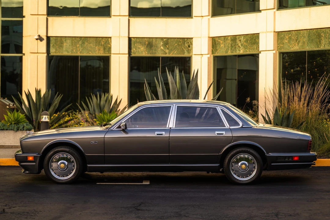 1989 Jaguar XJ40 XJ - Image 19 of 31