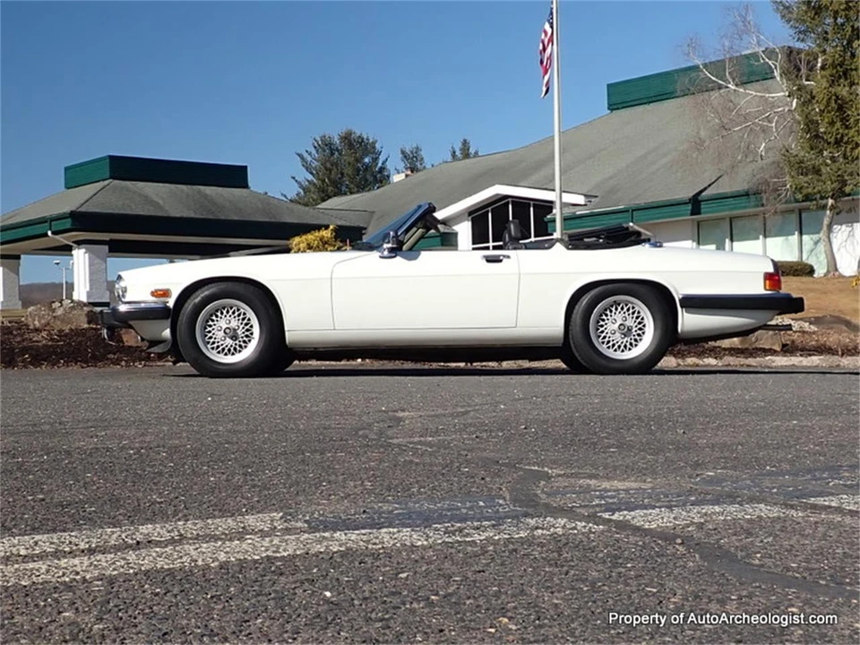 1989 Jaguar XJS - Image 2 of 24