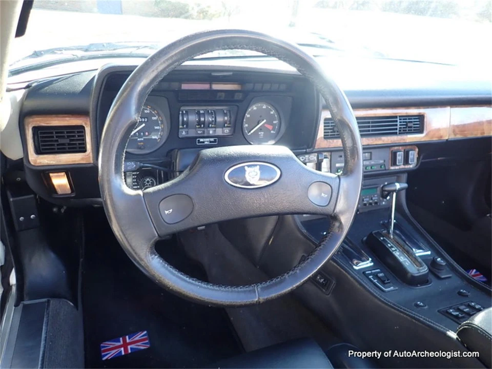 1989 Jaguar XJS - Image 17 of 24