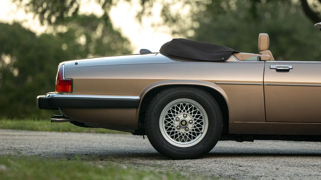 1989 Jaguar XJS Convertible - Image 17 of 31