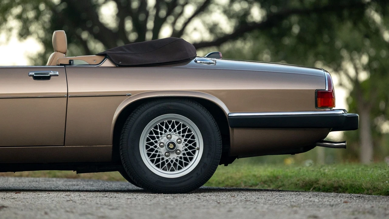1989 Jaguar XJS Convertible - Image 12 of 31