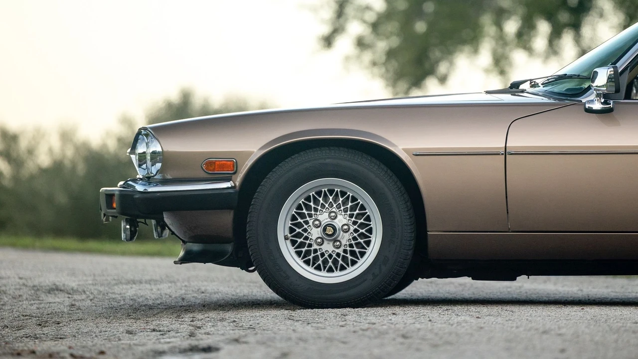 1989 Jaguar XJS Convertible - Image 16 of 31