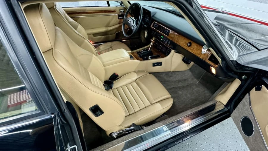 1989 Jaguar XJS - Image 17 of 23