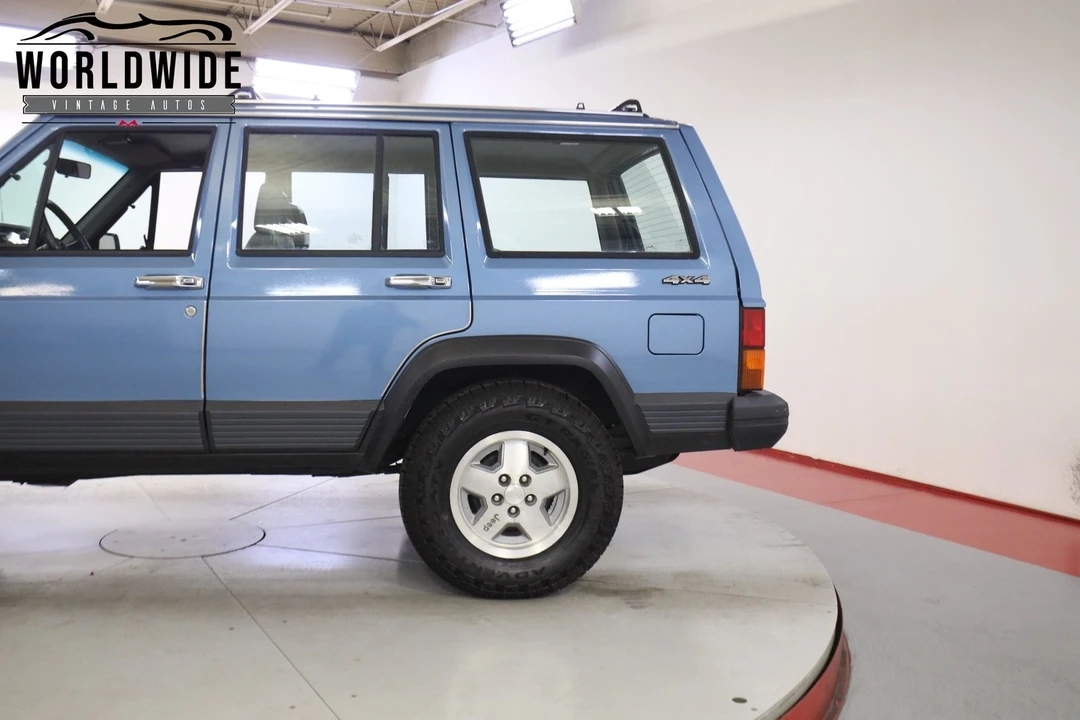 1989 Jeep XJ Cherokee - Image 10 of 12
