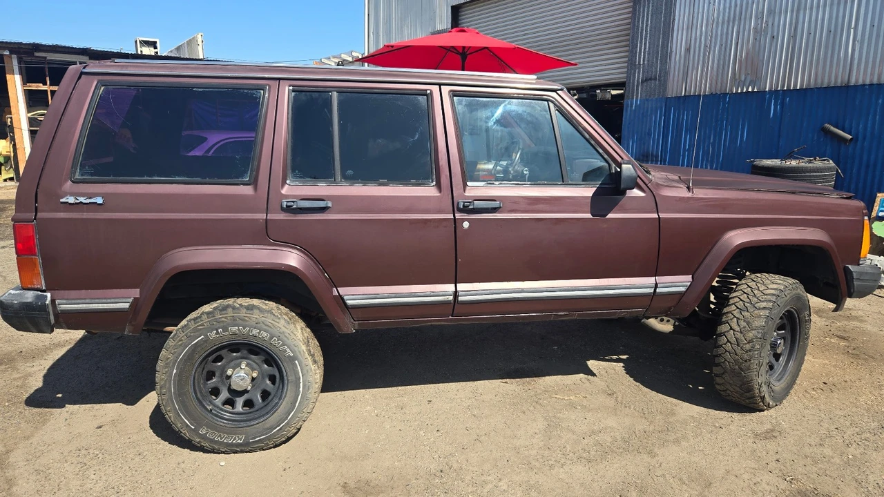 1989 Jeep XJ Cherokee - Image 9 of 9