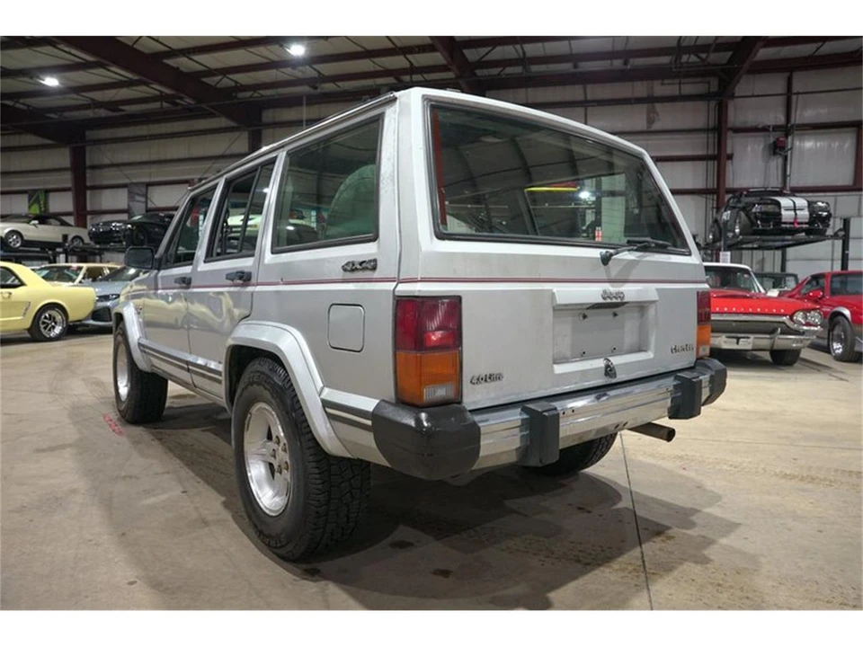 1989 Jeep XJ Cherokee - Image 6 of 31