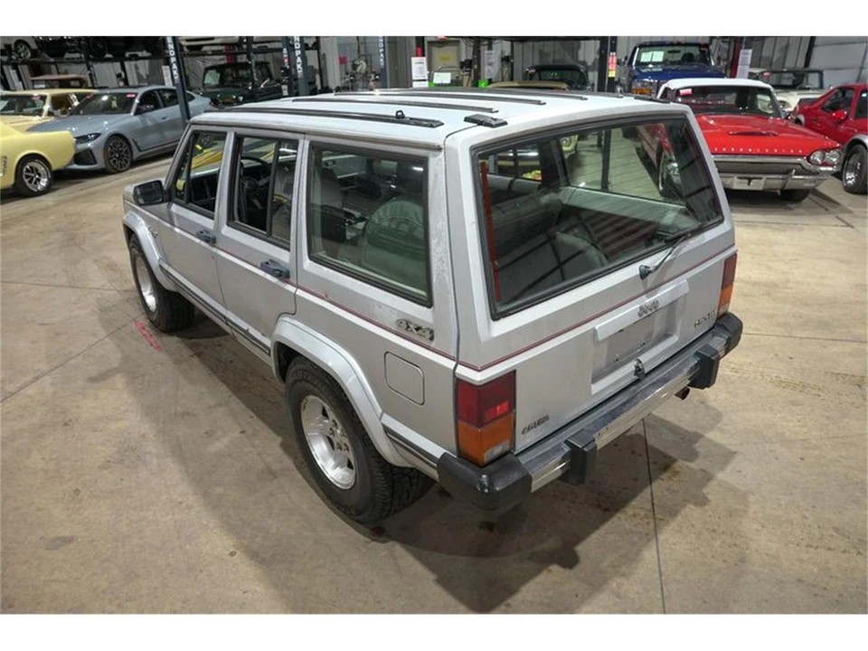1989 Jeep XJ Cherokee - Image 16 of 31