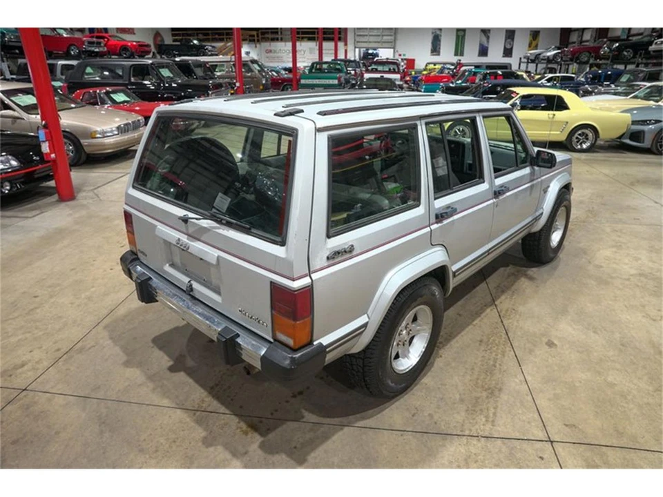 1989 Jeep XJ Cherokee - Image 17 of 31