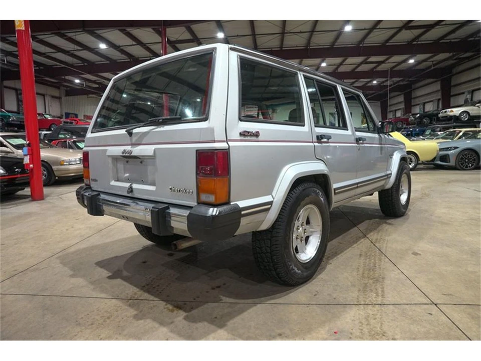 1989 Jeep XJ Cherokee - Image 8 of 31
