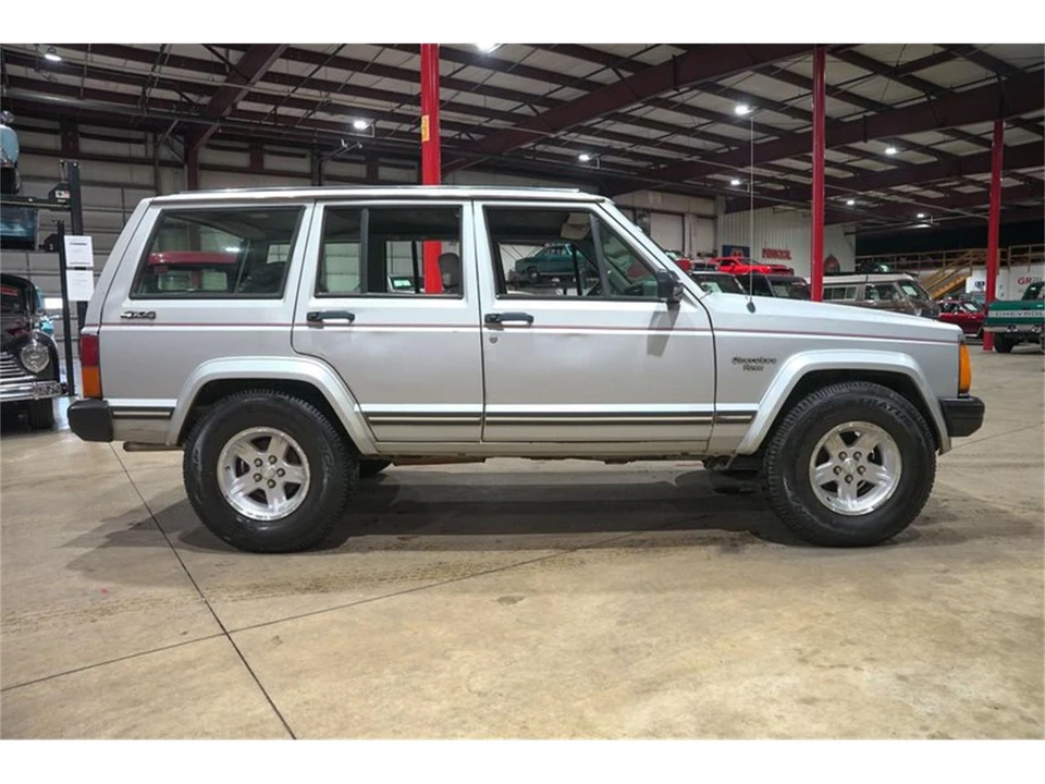1989 Jeep XJ Cherokee - Image 10 of 31