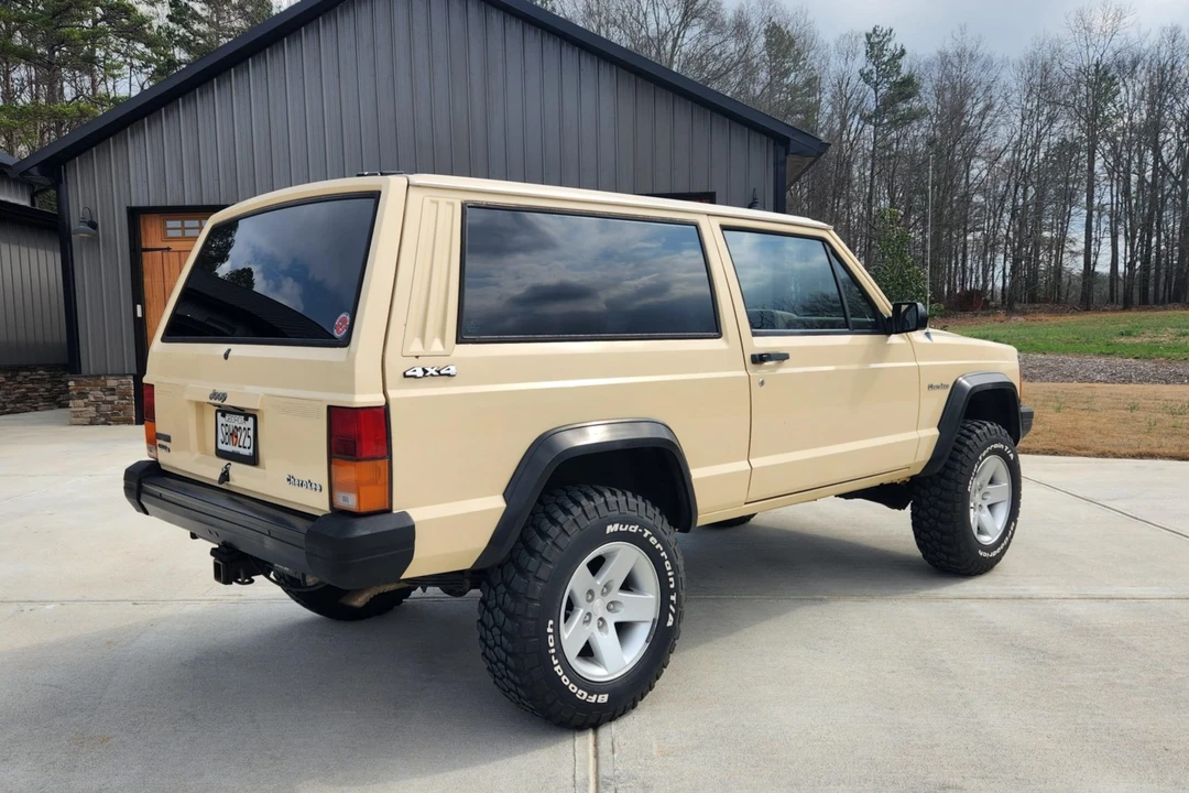 1989 Jeep XJ Cherokee - Image 11 of 31