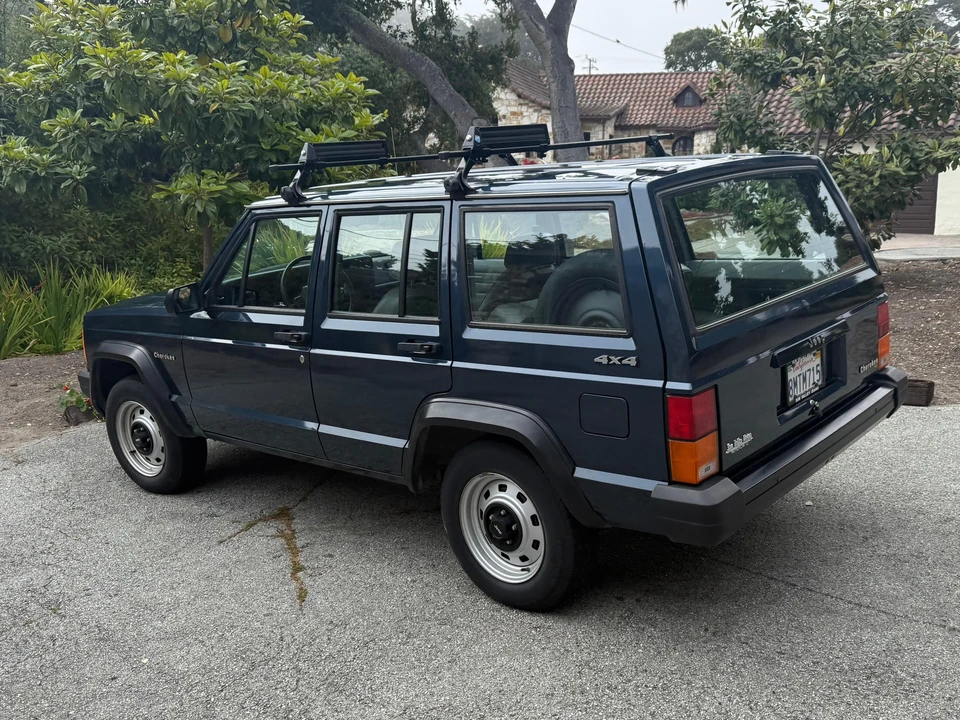 1989 Jeep XJ Cherokee - Image 10 of 31