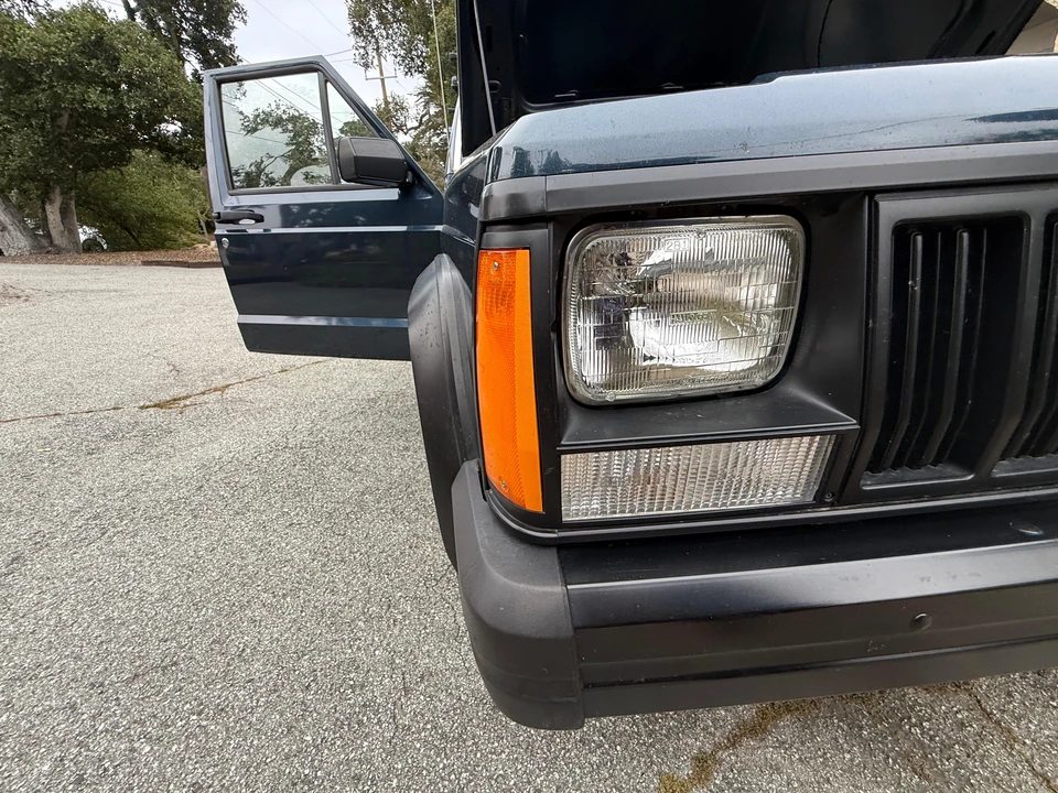 1989 Jeep XJ Cherokee - Image 16 of 31