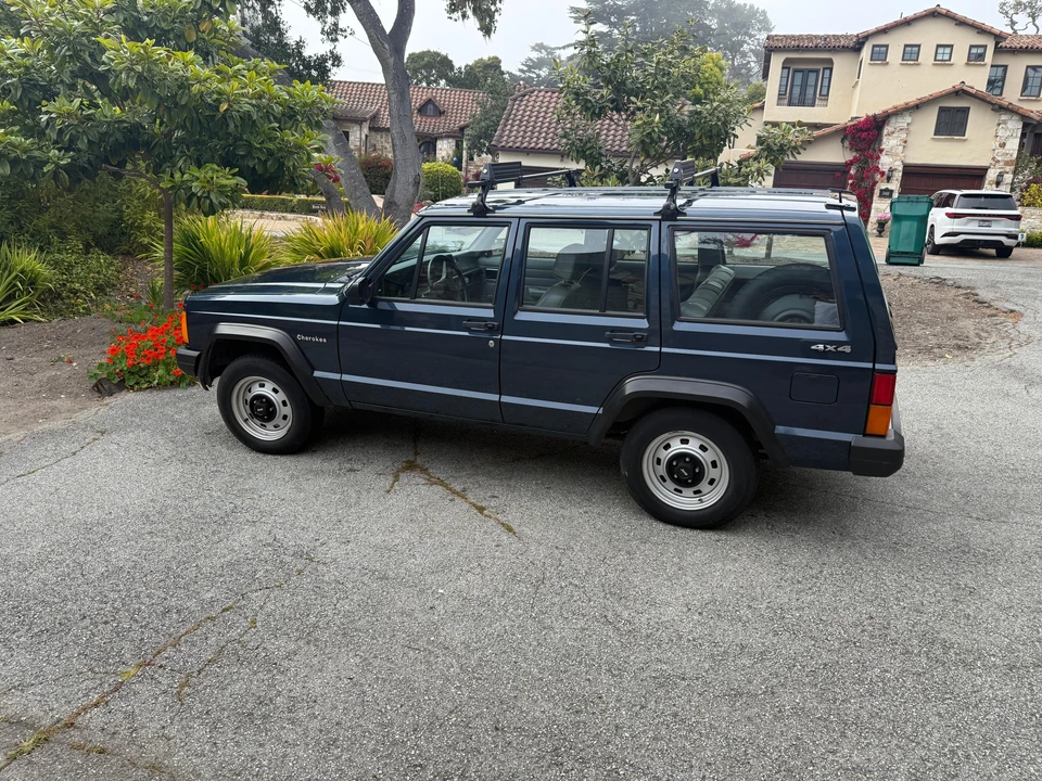 1989 Jeep XJ Cherokee - Image 9 of 31
