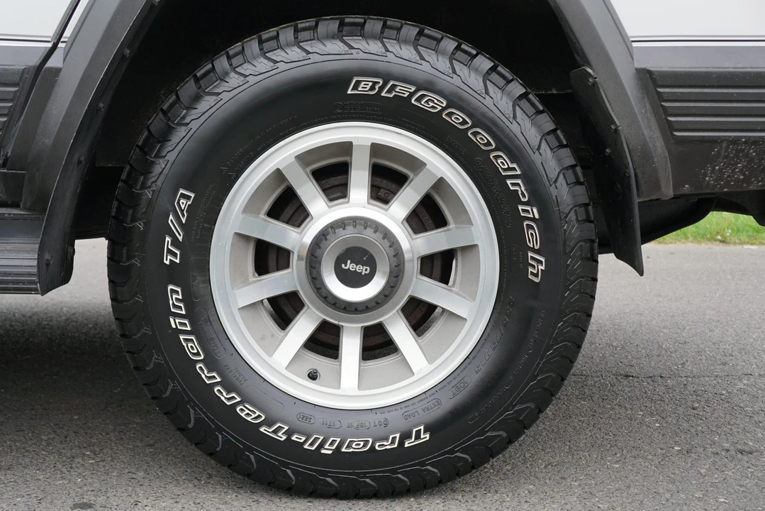 1989 Jeep XJ Cherokee - Image 25 of 31