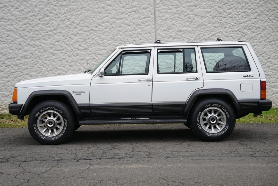 1989 Jeep XJ Cherokee - Image 9 of 31
